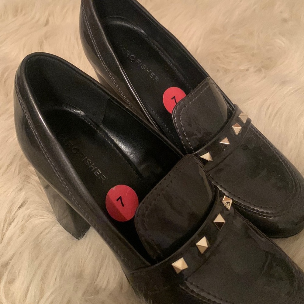 Barely worn Charcoal Gray Pumps! Size 7